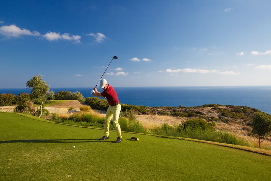 Golf med en smuk udsigt i Pafos på Cypern